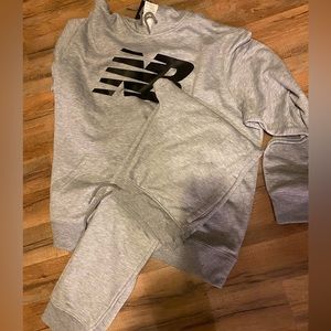 New Balance Men’s sweatshirt/jogger set